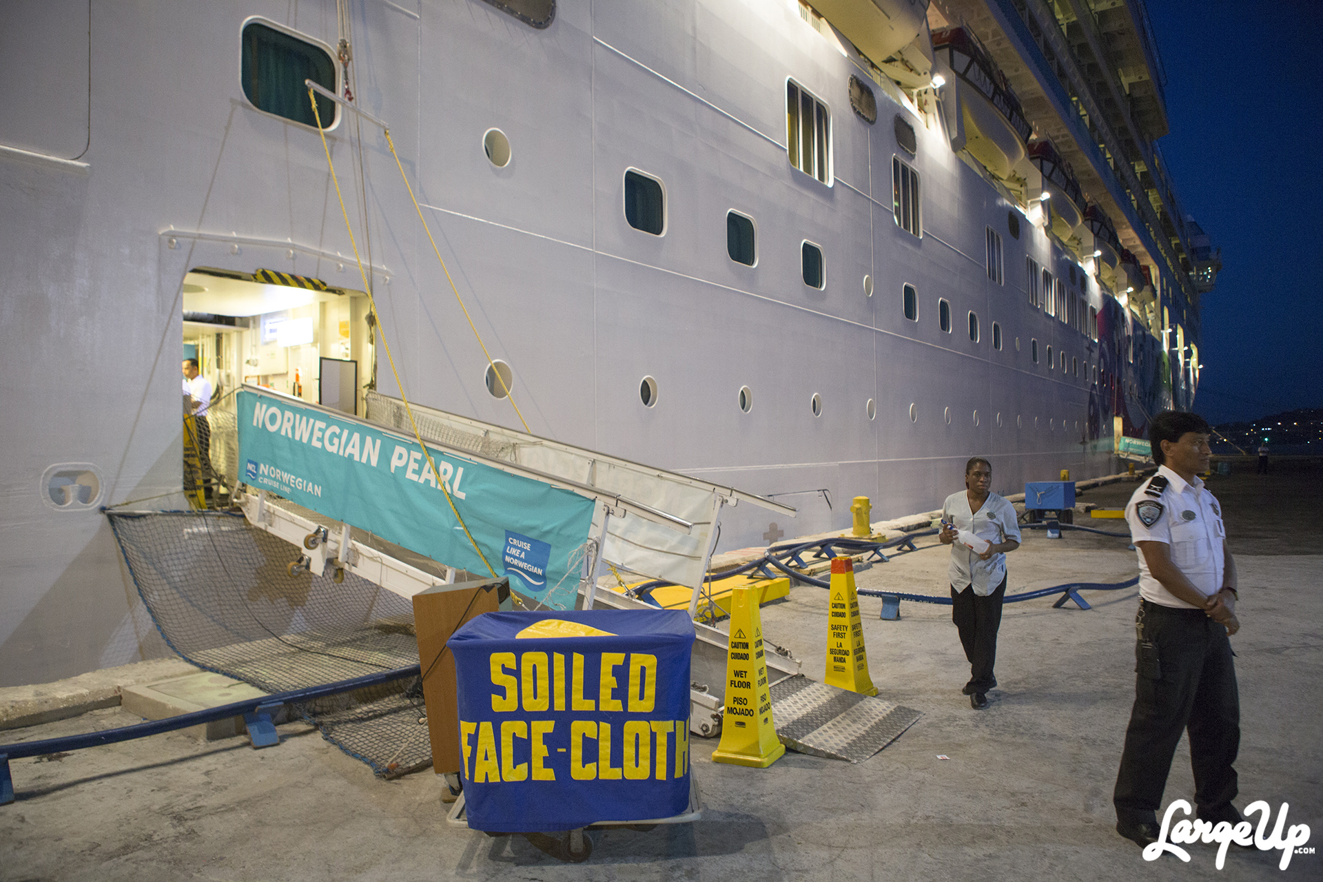 jamrockcruiseday3ship2 LargeUp